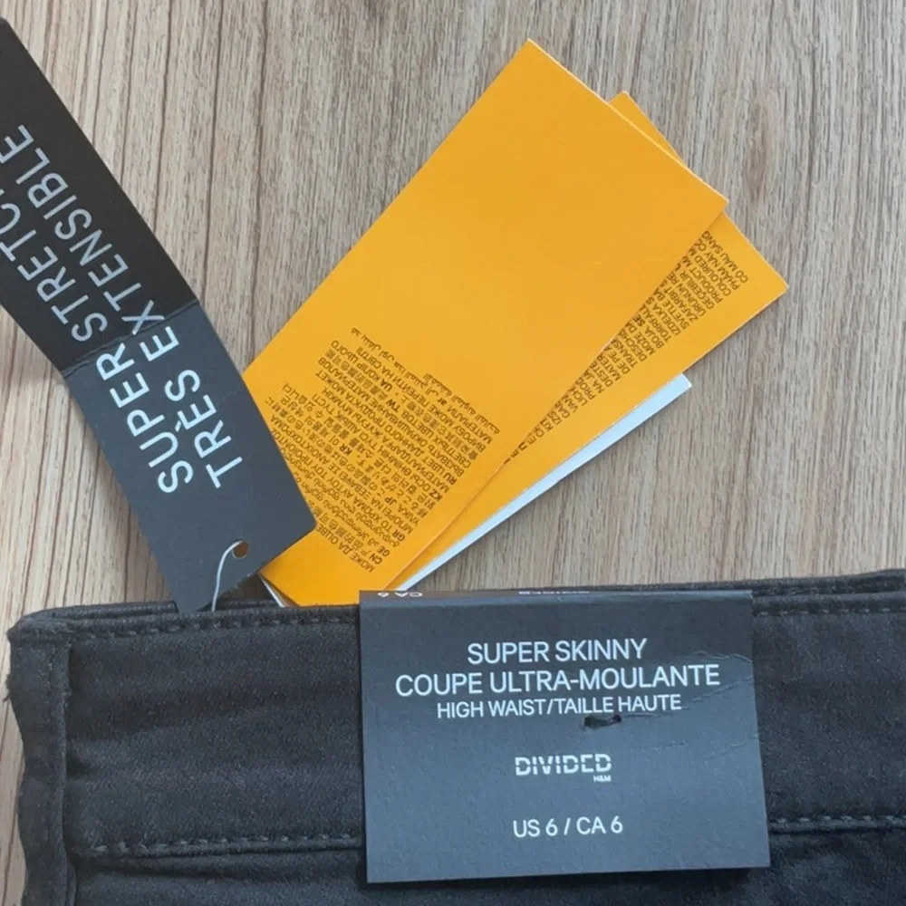 Divided Super Skinny High Waist Jeans - Black - Picture 2 of 6